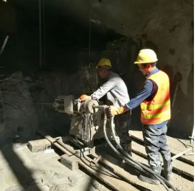 青岛水下抗分散灌浆料特点 水下不分散注浆料介绍